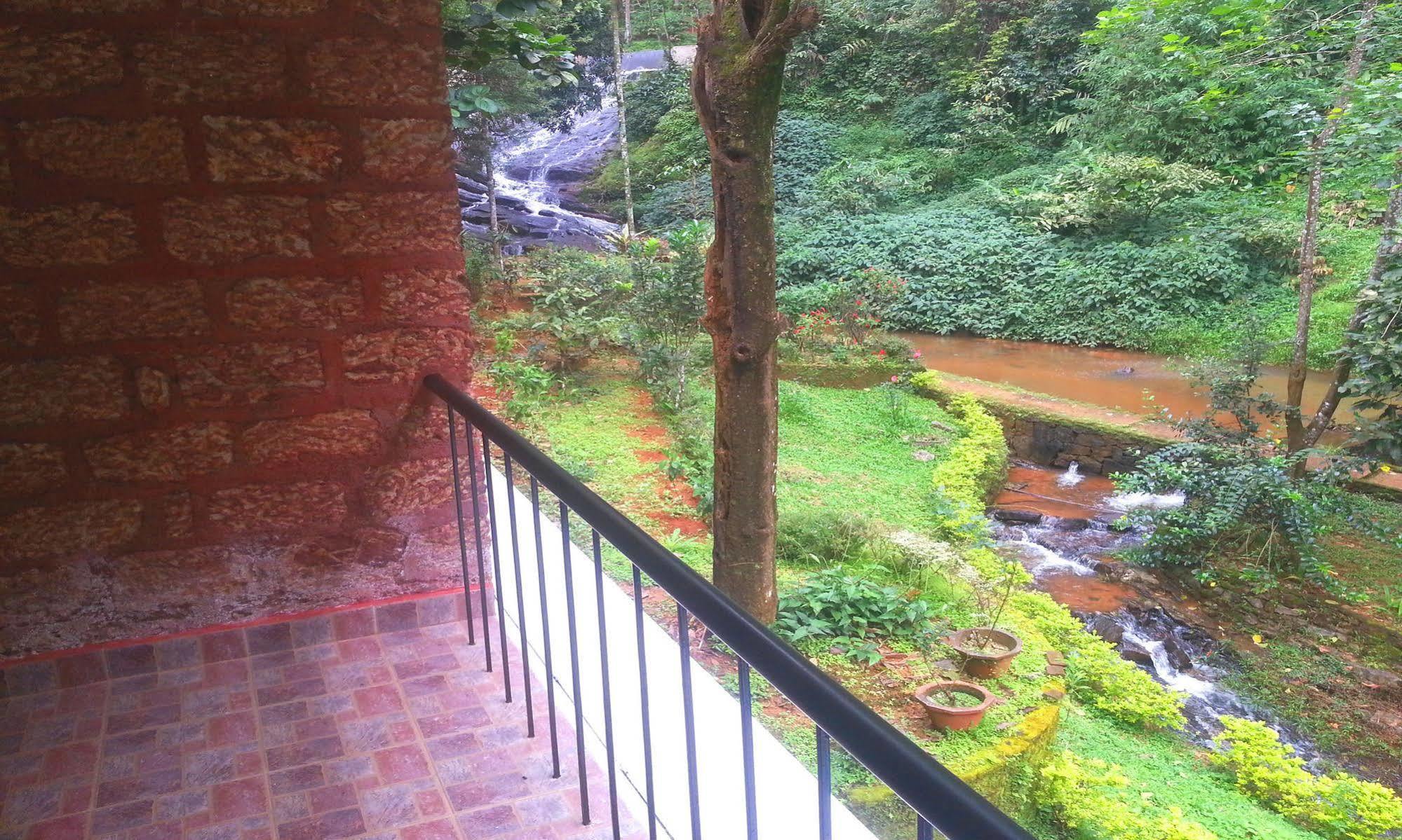 Falling Waters Munnar Dış mekan fotoğraf